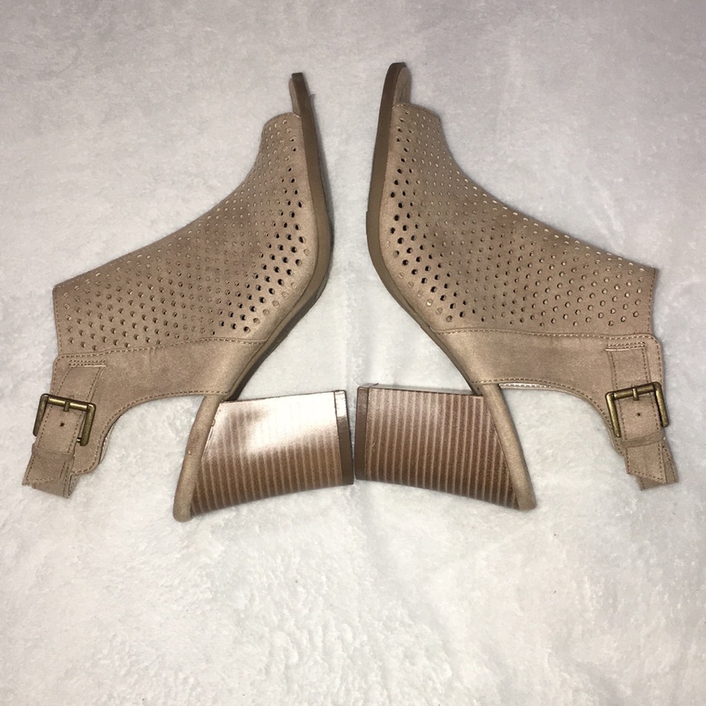 Light tan booties - Picture 4 of 5